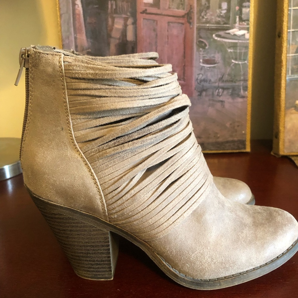 Fergalicious grey booties, size 7. Like New